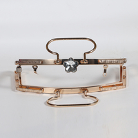 Tas tangan wanita Vintage, tas tangan wanita Vintage, tas pergelangan tangan mewah, dengan pegangan logam bulat portabel kuat dan bingkai dompet kotak