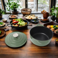 Grand ensemble de casseroles en fonte émaillée, cocotte en fonte émaillée