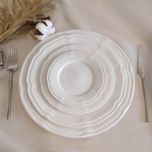 Assiette de table en porcelaine fine blanche nordique, élégante et minimaliste, avec logo personnalisé, pour mariage, vaisselle de luxe - Product Image 2