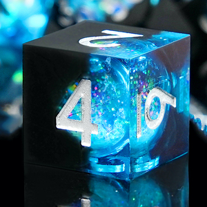 Dés à six faces DND faits à la main en résine liquide irisée bleue, écologiques, 1 pièce, 18 mm, chiffres argentés, <span class=keywords><strong>Dungeons</strong></span> & <span class=keywords><strong>Dragons</strong></span> - Product Image 3