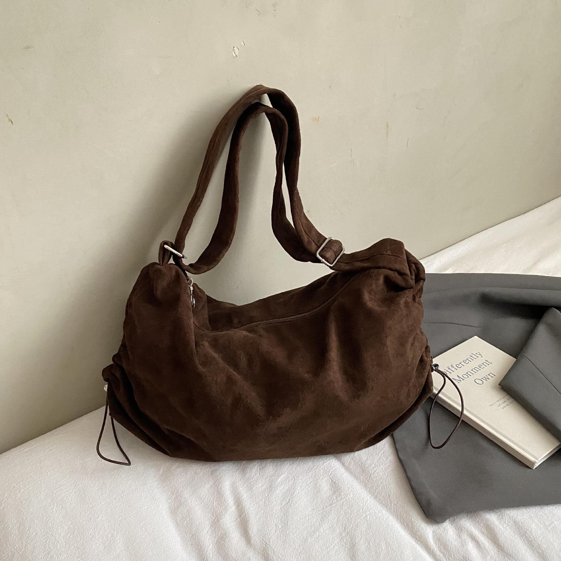 Coffee-colored single bag