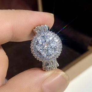 Anello di Diamanti Q825 in Oro Bianco, Taglio Brillante Naturale Rotondo, Colore G, Gioiello da Donna per Fidanzamento - Product Image 3