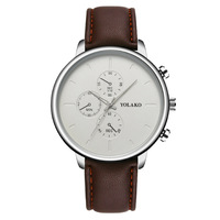 Montre à quartz pour homme tendance, design à trois aiguilles avec accent bleu, bracelet en cuir