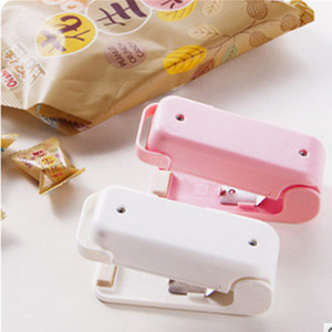 <b>Mini</b> <b>Hand</b> Operated Heat Sealing Machine For Snack Bags 9x4x6cm Pink White With Magnetism - Product Image 4