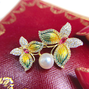 XILIANGFEIZI DIY Emaille-bemalte Zirkon-Schmetterlingsbrosche für Damen, Perlen-Corsage, hohl, passend für 8*<span class=keywords><strong>9mm</strong></span> - Product Image 1