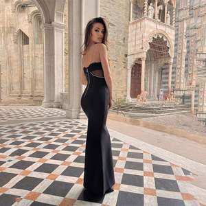 Gaun malam jala gaun pesta panjang gaun balutan panjang tanpa punggung gaun payet rantai silang Perancis seksi leher-v wanita berlian hitam - Product Image 3