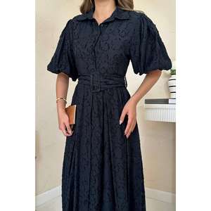 Elegante Vestido Negro de Gasa con Mangas Abullonadas, Silueta en A, Cuello en V y Capa Transparente para Fiesta de Gala - Product Image 2