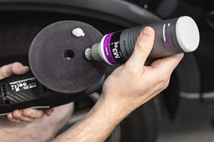 Kochchemie M3 02 250ml Pulimento para Autos Sin Aceite con Compuestos de Silicona para Eliminación Permanente de Hologramas y Arañazos Finos Alto Brillo - Product Image 2
