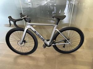 Bicicleta de Carretera <span class=keywords><strong>SAVA</strong></span> 105-R7000 de Fibra de Carbono Completa con 22 Velocidades y Frenos de Disco Ultraligera de 8.9 KG para Adultos - Product Image 4