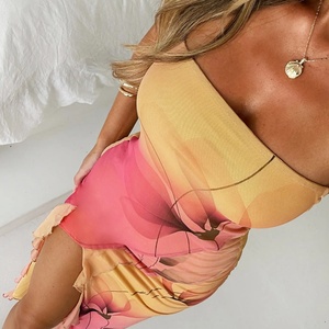 Nuevo Vestido Largo Casual con Diseño sin Tirantes, Escote Bardot, Color de Moda, Satinado, con Escote Cruzado y Falda Escalonada - Product Image 6