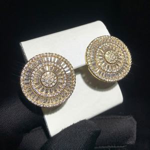 Pendientes de Latón Estilo Hip-Hop para Mujer, Diseño Europeo Americano, con Circonitas, Forma de Mariposa, Chapado en Oro, Corte Princesa - Product Image 2