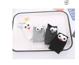 Dessin animé noir et blanc femmes mi-tube <span class=keywords><strong>chaussettes</strong></span> respirant tricoté longueur d'équipage avec 3D grands yeux rayures bords bouclés - Product Image 2