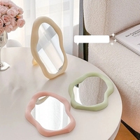 Miroir de maquillage en forme de nuage personnalisé en gros, miroir cosmétique pliable de bureau de forme irrégulière spéciale