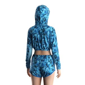 Haut court de pêche à capuche pour femme UPF50+ Protection UV Tissu léger à séchage rapide et coupe confortable très extensible - Product Image 4