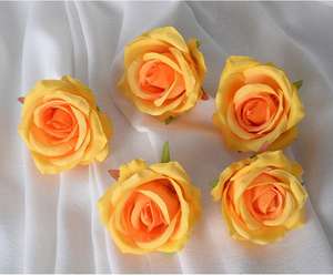 Têtes de <span class=keywords><strong>fleurs</strong></span> de rose en soie réalistes de 7 cm en gros, accessoires de photographie, décoration de la Saint-Valentin, décoration de Noël, fabrication artisanale, longue durée - Product Image 3