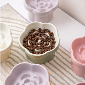Blumenförmiger erhöhter Keramik-Fressnapf für Haustiere mit schrägem Rand, nackenfreundlich, gegen Ersticken, kippsicher, für Futter und Wasser - Product Image 2