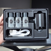 Diffuseur d'aromathérapie LED haut de gamme pour voiture, désodorisant et diffuseur d'huiles parfumées avec fixation sur grille d'aération, parfum ciblé