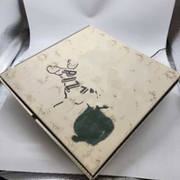 Boîtes à pizza en carton ondulé rigide de haute qualité pour la vente en gros, avec doublure en mousse et impression sérigraphique en relief