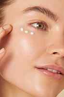 Sérum pour les yeux à l'acide hyaluronique et au complexe de peptides, réduit les rides et les cernes sous les yeux, avec étiquette privée