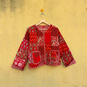 Veste en coton matelassée patchwork la plus vendue, col en V, boutonnée sur le devant, manteau court d'hiver, style bohème classique pour femme - Product Image 1