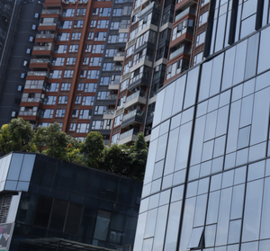Vidrio Aislante Doble Templado con Recubrimiento Bajo Emisivo (Low-E) para Ahorro Energético en Ventanas de Oficinas y Rascacielos - Product Image 2