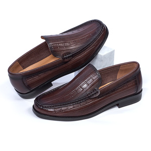 Zapatos Casuales de Negocios 2026 - Zapatos de Cuero Repujado para Hombre - Zapatos de Cuero Hechos a Mano, Elegantes y Retro de Alta Calidad - Product Image 5