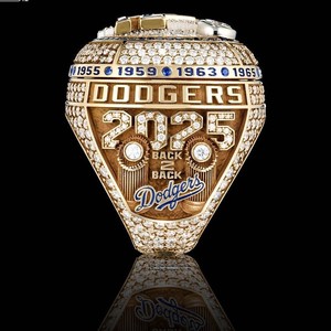 Bague de championnat des Dodgers de Los Angeles 2025, style mode, sertie de pierres, personnalisée Yamamoto, ouvrable, en alliage, cadeau d'anniversaire personnalisé - Product Image 5