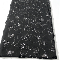 Tissu en tweed orné de paillettes florales délicates, 100% polyester, 220 g/m², 135 et 148 cm, tissu léger tissé, tissu de mode