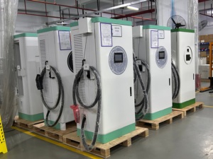 เครื่องชาร์จรถยนต์ไฟฟ้าแบบเร็ว 60KW-240KW แบบคู่ DC สีขาว ติดตั้งบนพื้น รองรับ CCS GB/T CHAdeMO NACS สำหรับยานยนต์ไฟฟ้า - Product Image 5