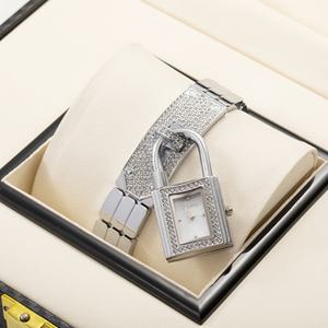 <span class=keywords><strong>Orologio</strong></span> al Quarzo di Lusso 2in1 in Acciaio Inossidabile con Cristalli e Strass a Forma di Lucchetto, <span class=keywords><strong>Bracciale</strong></span> Staccabile con Diamanti per <span class=keywords><strong>Donna</strong></span> - Product Image 5