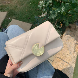 Bolso de cadena acolchado para mujer, 7 pulgadas, blanco, caqui, negro, con cierre magnético, bandolera, bolso cuadrado pequeño a la moda - Product Image 4