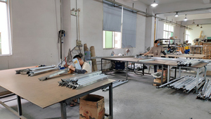 Suporte de Exibição de Armazenamento de Cosméticos de Alta Qualidade em Aço Inoxidável, Suporte para Perfume, Expositor de Cosméticos - Product Image 3