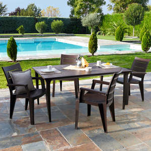 Set di 4 Sedie da Giardino Impilabili in Polipropilene di Alta Qualità con Braccioli, Stile Contemporaneo, per Giardini e Sale da Pranzo - Product Image 5