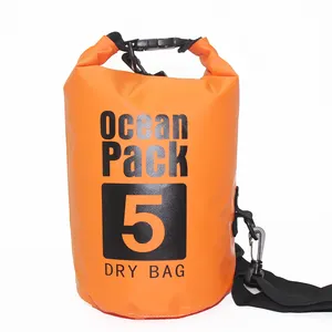 น้ำหนักเบา PVC กระเป๋ากันน้ำเดินป่าเรือคายัค Ocean Pack ปรับได้สำหรับกลางแจ้ง