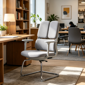 Silla de Oficina Ejecutiva Ergonómica y Contemporánea con Reposacabezas Fijo, Respaldo Segmentado, Asiento Acolchado y Base Giratoria - Product Image 1