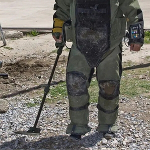 Combinaison tactique industrielle durable Vêtement thermique intégral Tissu ignifuge Équipement utilitaire pour travaux sur le terrain dangereux - Product Image 1