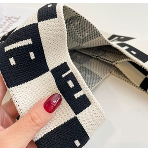 กระเป๋าถักไหมพรมลายตารางสีสันตัดกัน รุ่นใหม่ สไตล์เกาหลี แฟชั่นกระเป๋าถักไหมพรมสีสันตัดกัน - Product Image 4