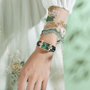 365 Poedagar นาฬิกาควอตซ์สตรีสีเขียวสง่างามสายหนังนาฬิกาข้อมือธุรกิจบางเฉียบประดับเพชรเรืองแสง - Product Image 3