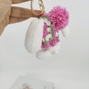 Pendentif <span class=keywords><strong>lapin</strong></span> <span class=keywords><strong>en</strong></span> crochet fait main <span class=keywords><strong>en</strong></span> gros, adorable poupée animale avec <span class=keywords><strong>de</strong></span> longues oreilles tombantes et une queue <span class=keywords><strong>en</strong></span> <span class=keywords><strong>pompon</strong></span> duveteux, cadeau pour maman - Product Image 4