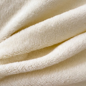 Juego de Sábanas de 4 Piezas de Felpa de Piel de Conejo Verde Estilo Nórdico - Product Image 6