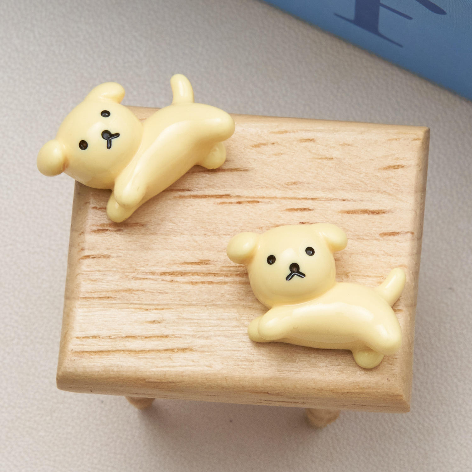 สีเหลือง