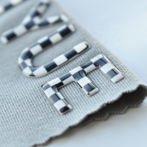 Tùy Chỉnh <span class=keywords><strong>Silicone</strong></span> Logo In Để Đặt Trên Vải Thương Hiệu Keo Báo Chí Nhiệt Chuyển Tùy Chỉnh Silicon Logo 3D Kích Thước Nhãn Cho Hàng May Mặc - Product Image 1