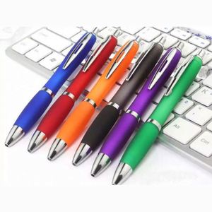 ปากกาลูกลื่นโลโก้ของขวัญส่งเสริมการขาย รูปทรงตามหลักสรีรศาสตร์ - Product Image 1