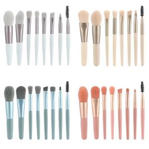 Ensemble de pinceaux de maquillage de voyage miniatures de qualité supérieure, 8 pièces, avec pinceau à raser, poils synthétiques doux pour l'application des fards à paupières et du blush sur le visage - Product Image 2