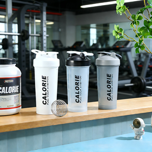 Bouteille <span class=keywords><strong>shaker</strong></span> de protéines personnalisée avec logo, 600 ml, en plastique transparent, pour la gym, le fitness, et les boissons personnalisées. - Product Image 3