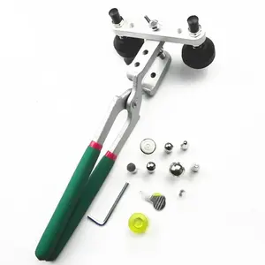 Pince à sertir pour réparation de bosses de <span class=keywords><strong>voiture</strong></span> outil de serrage de bord de capot de porte outil de garniture de trou de sourcil de roue de <span class=keywords><strong>coffre</strong></span> de peinture en aérosol de tôle sans couture - Product Image 1