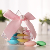 Creativo europeo WeddingHollow fatto a mano in plastica trasparente con Design a diamante decorazione scatola di caramelle di zucchero con fiocco in nastro e perla