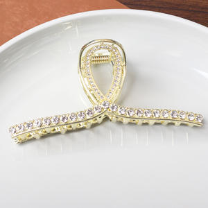 Pince à cheveux requin moderne en métal ornée de strass brillants, grande taille, maintien robuste, accessoire en alliage durable - Product Image 5