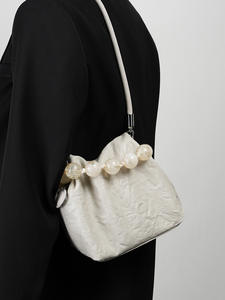 Sac seau en cuir de vachette première couche, design spécial, avec perles chinoises, poignée pour femme, design personnalisé, style niche - Product Image 4