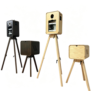 Photomaton en bois populaire avec écran tactile de 18,5 pouces, haut-parleur <span class=keywords><strong>Marshall</strong></span> et lampe flash en option, kiosque à selfies pour événements - Product Image 3